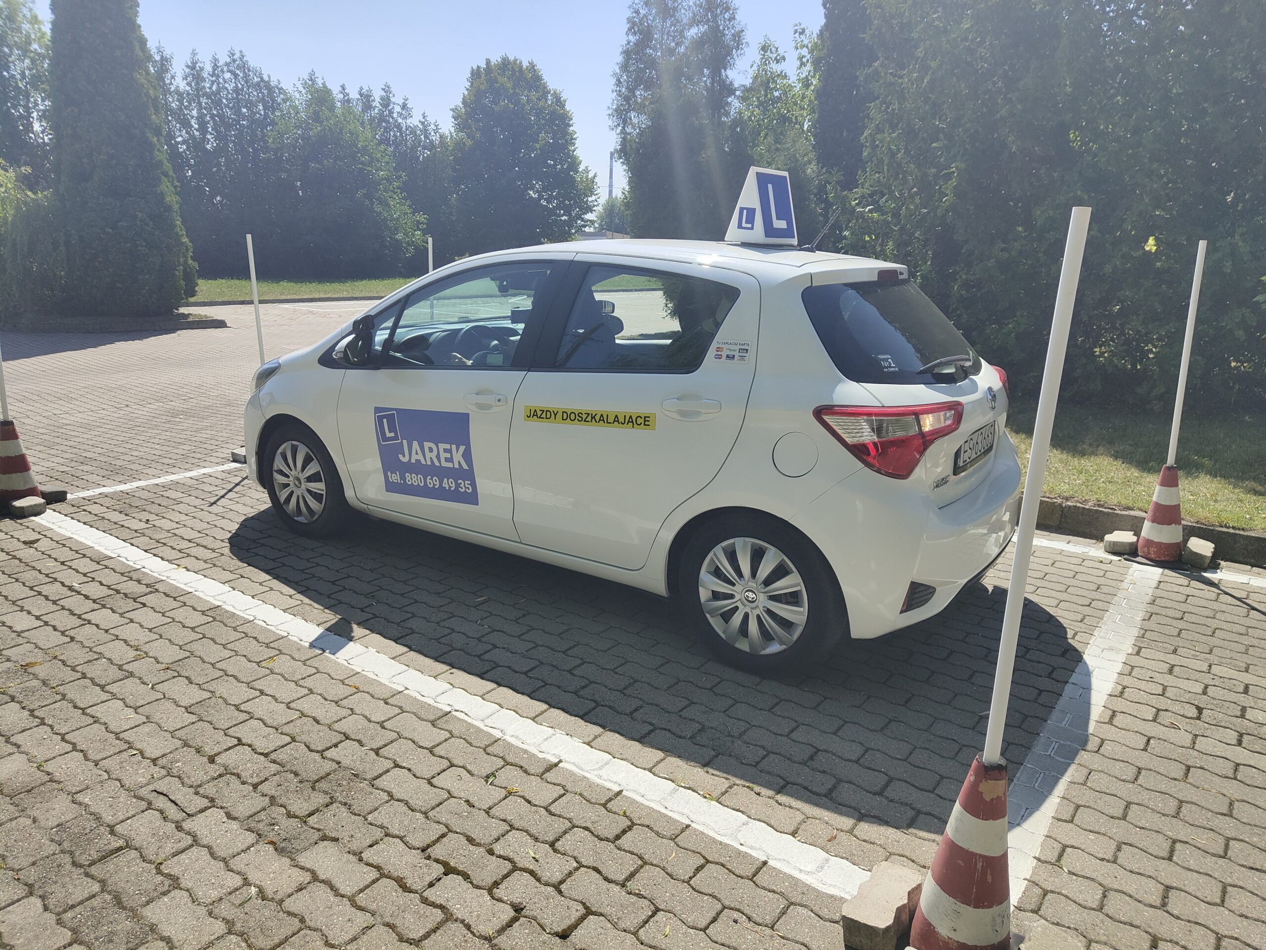 Samochód szkoleniowy - bok